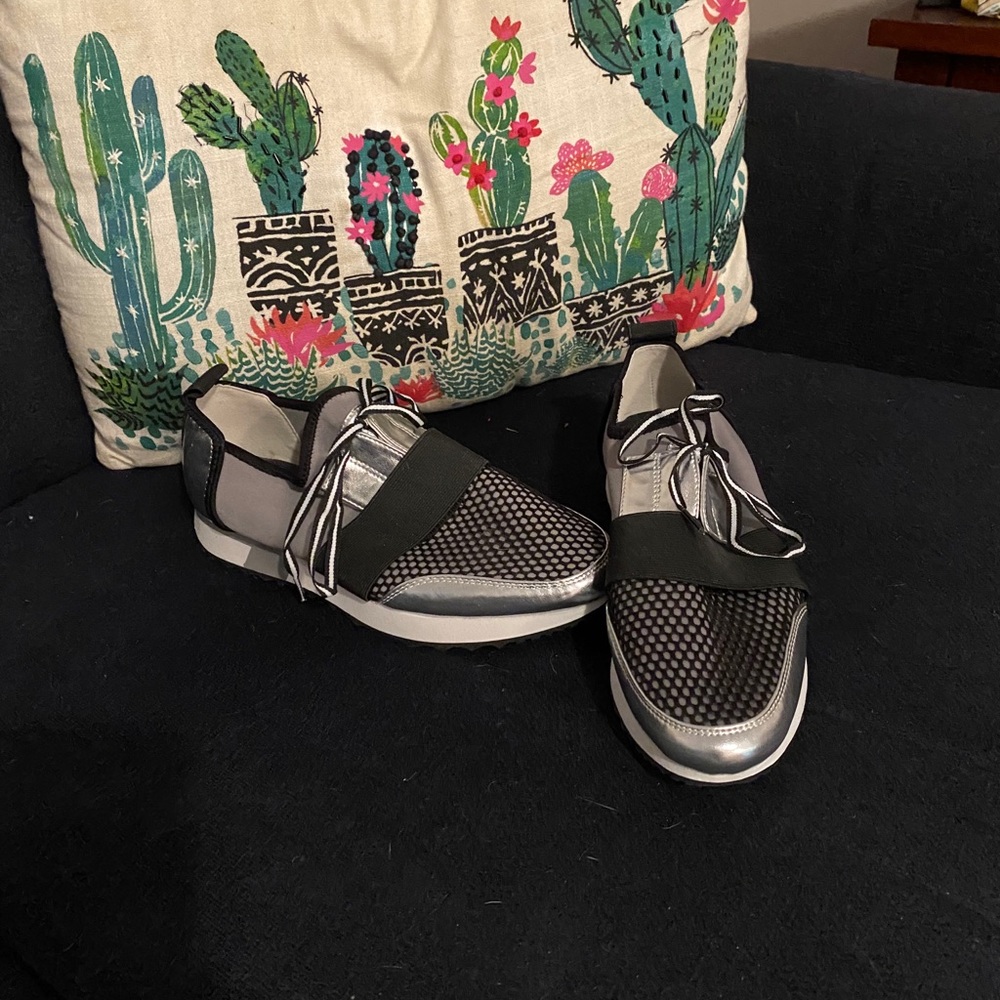 Steve Madden sneakers